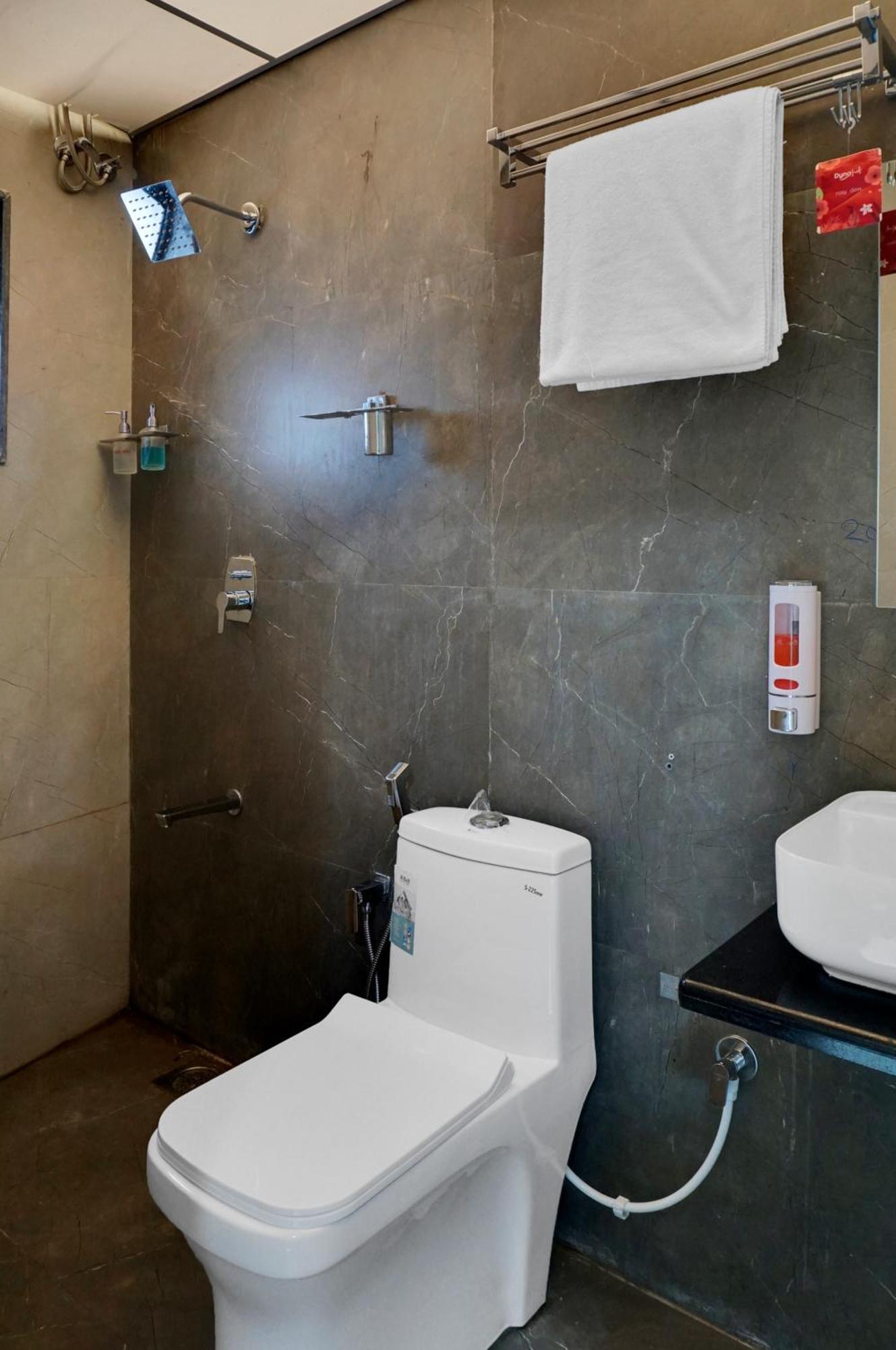Hotel Sayba Executive Pune Ngoại thất bức ảnh