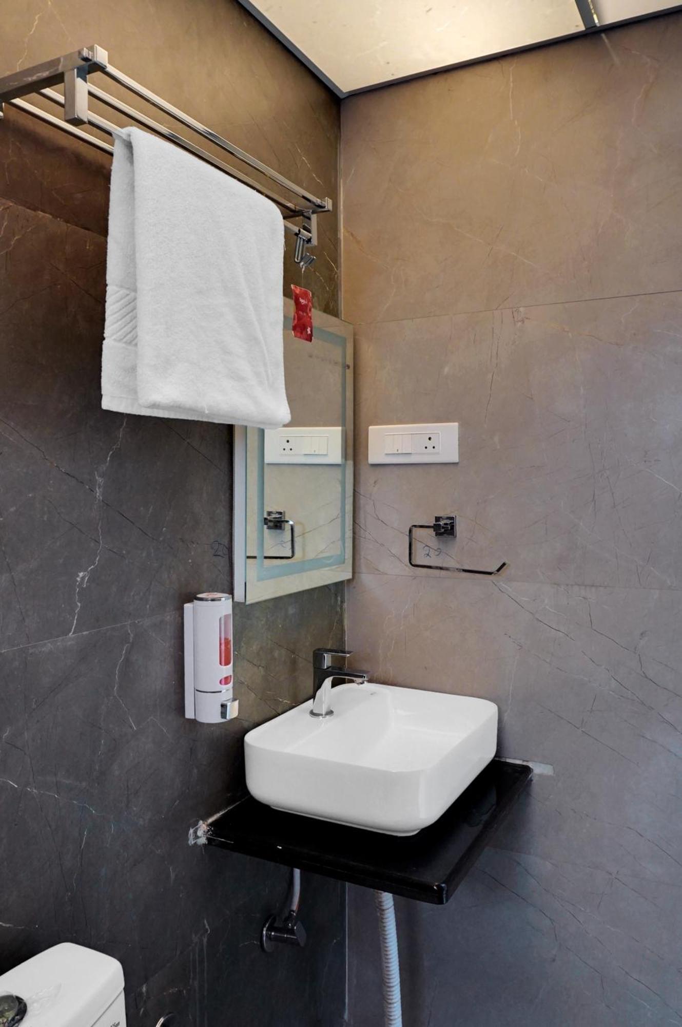 Hotel Sayba Executive Pune Ngoại thất bức ảnh